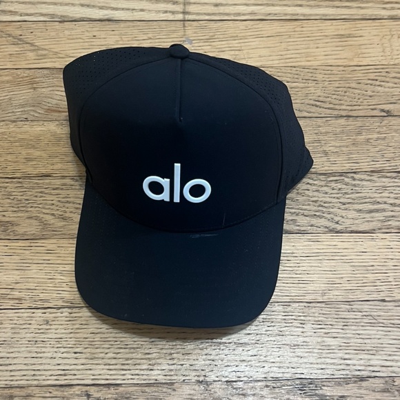 Alo Running Package - Picture 4 of 9